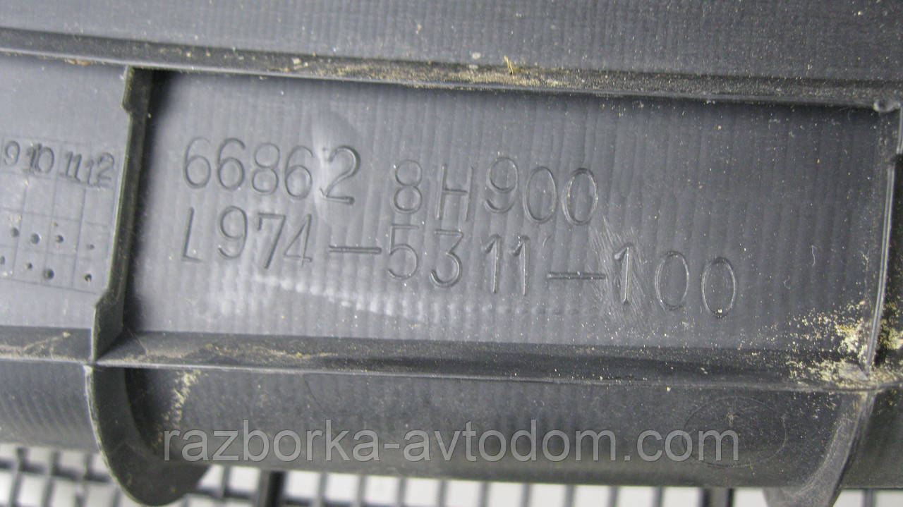 Пластик під лобове скло (жабо) комплект Nissan X-Trail T30 (2001-2007) OE:668628H900