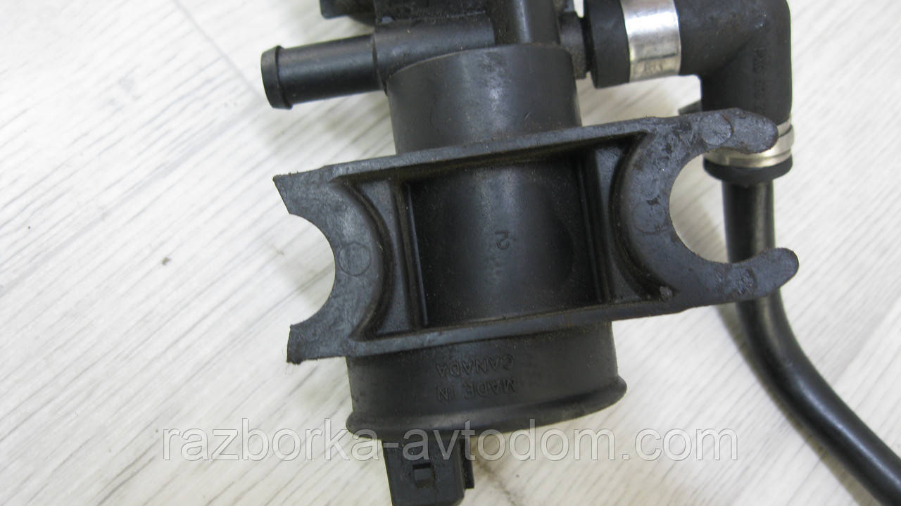 Вакуумний клапан холостого ходу VW T4 (1990-1996), Passat B4 (1993-1997) Дефект OE: 023906281.