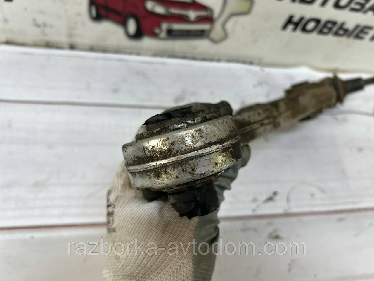 Важіль передній нижній правий/лівий (ДЕФЕКТ) VW Passat B5 (97-05), Skoda SuperB 1, Audi A4, A6 OE: 4D0407151P