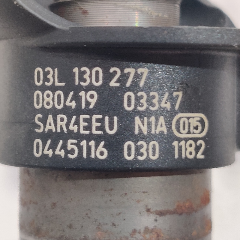 Паливна форсунка Audi A4 B8 (07-15) 2.0 дизель 03L130277
