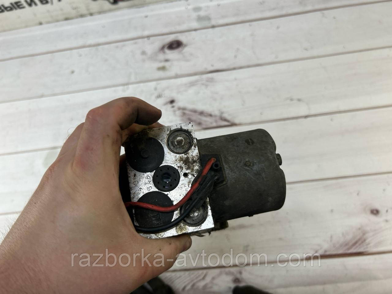 Блок ABS АБС під ESP VW Passat B5 (96-05), Audi A8 94-02, A6 97-04, A4, Skoda SuperB OE:0265202401
