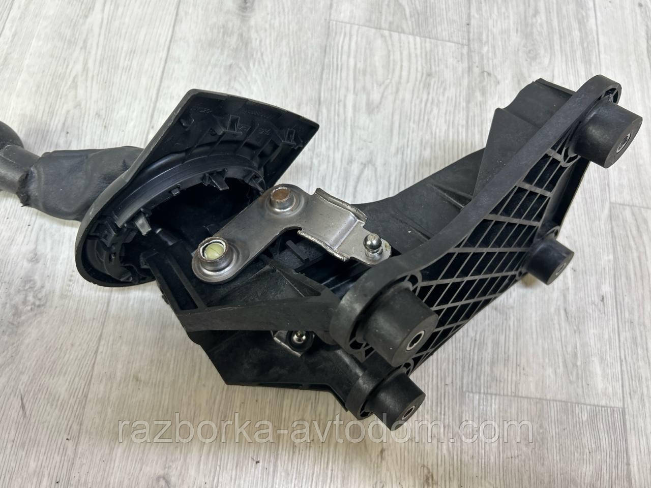 Куліса КПП, тросів передач (5 щаблів) Citroen C4 (04-08) OE:9655245980
