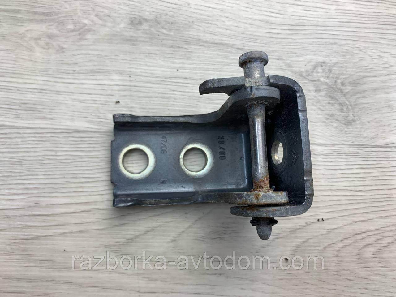 Петля передніх правих дверей верхня Peugeot 407 (04-11) OE: 9035P7