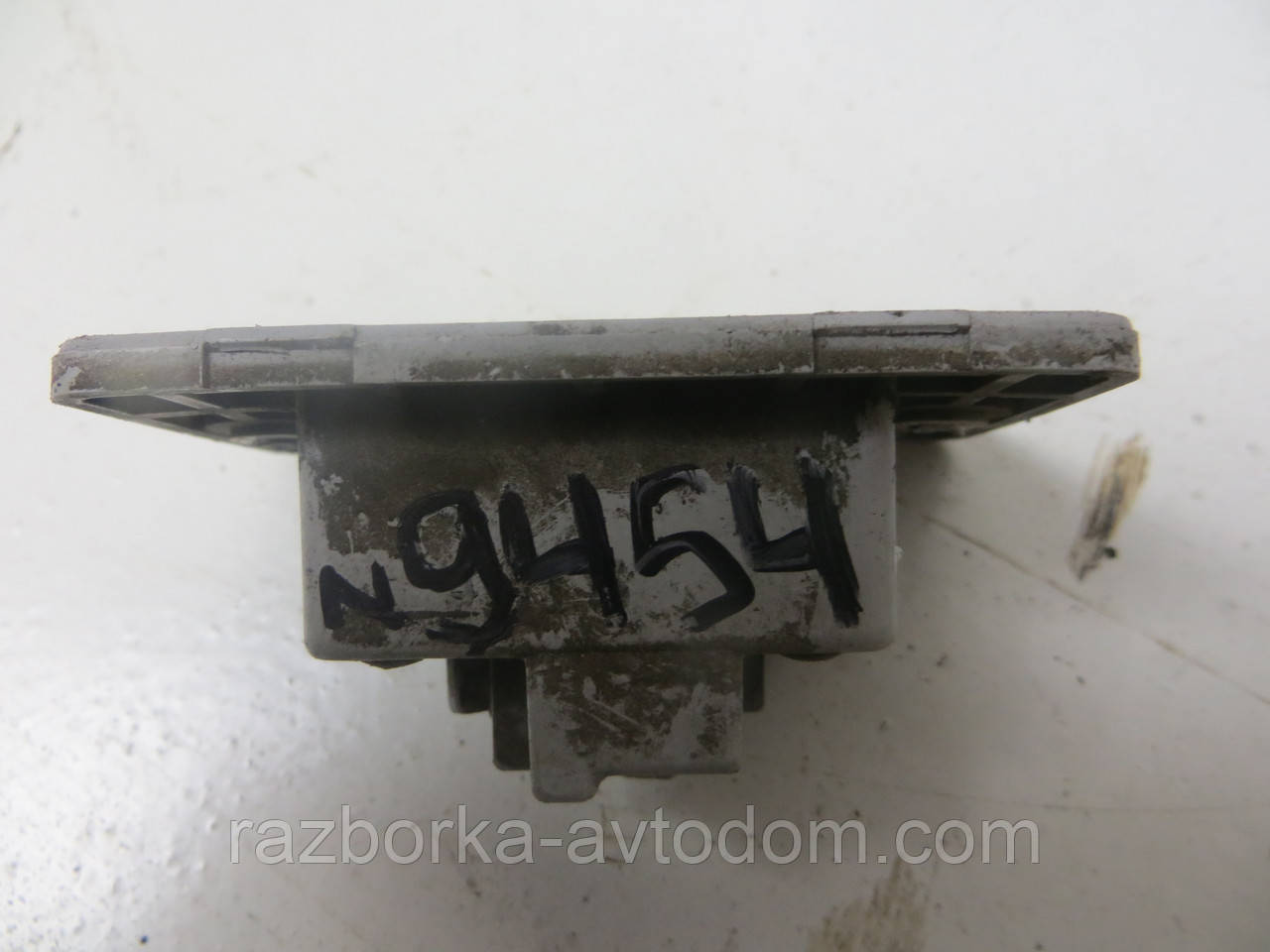 Підсвітка правих дверей Mitsubishi Pajero Sport 1 (1997-2009) OE:MB305621