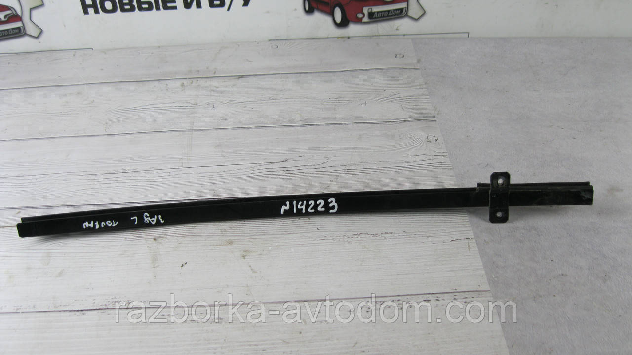 Напрямна скла дверцят задньої лівої VW Touran (03-10) OE: 1t0839407e