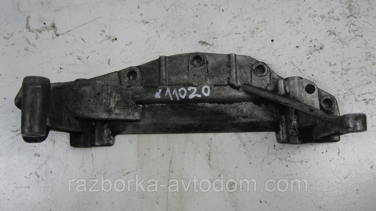 Кронштейн/опора двигуна VW Passat B5 (1997-2000) OE:050199307