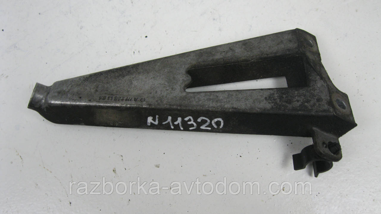 Кронштейн впускного колектора Mercedes W202 W210, W163, W203, C208 OE: A1112361395