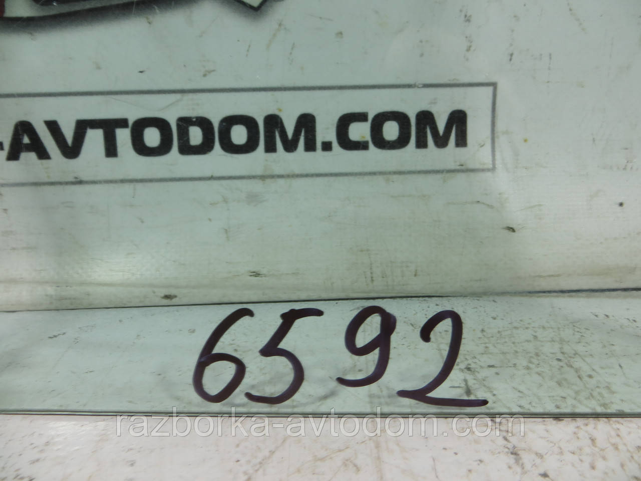 Скло заднього правого дверцята (форточка) ALFA ROMEO 33 (1983-1995) ОЕ: 6 050 3725