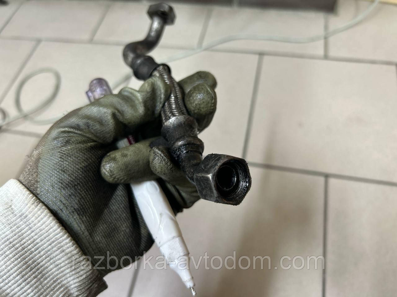 Трубка зливу оливи з турбіни 1.9TDI, 2.0TDI SKODA Superb 1 (02-08), Audi A6 C6, A4 B6, Passat b5, OE:028145736AH