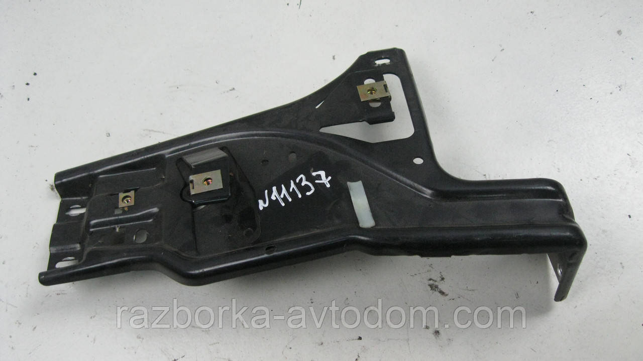 Опора торпедо права VW Passat B5 (1997-2000), Audi A4 B5 (1996-2000) OE:8D1857320 фото 2