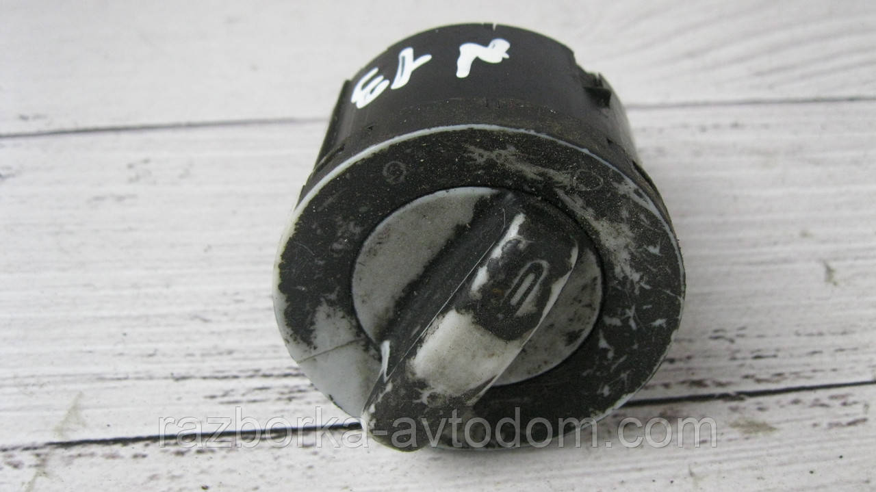 Перемикач світла фар VW Touran (2003-2010), Caddy 3 (2004-2015) OE:1T0941431B