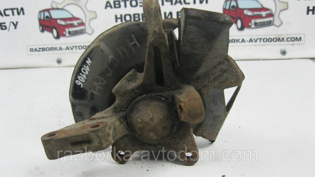 Поворотний кулак/ступочка передній правий Nissan Vanette C23 (1991-2001) OE:400149C501