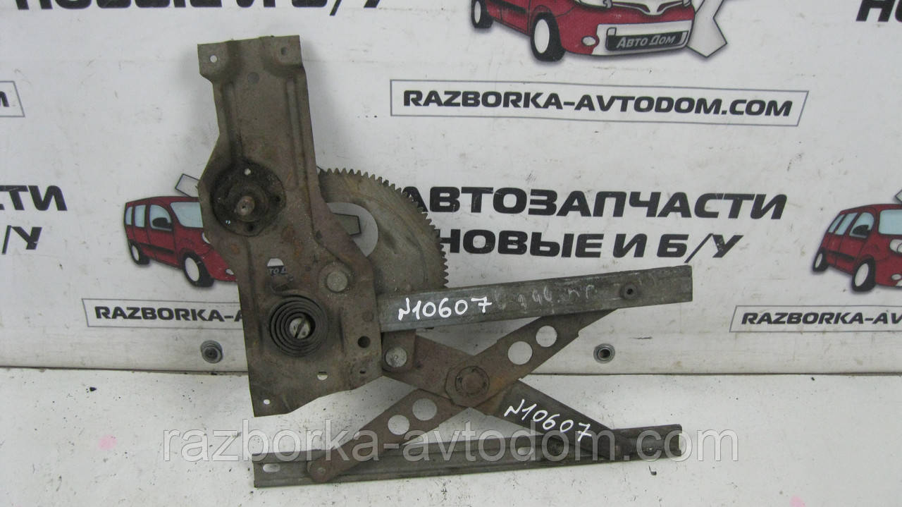 Склопідіймач задній правий (механічний) Audi 100 C2 (1976-1982) OE:433839400A