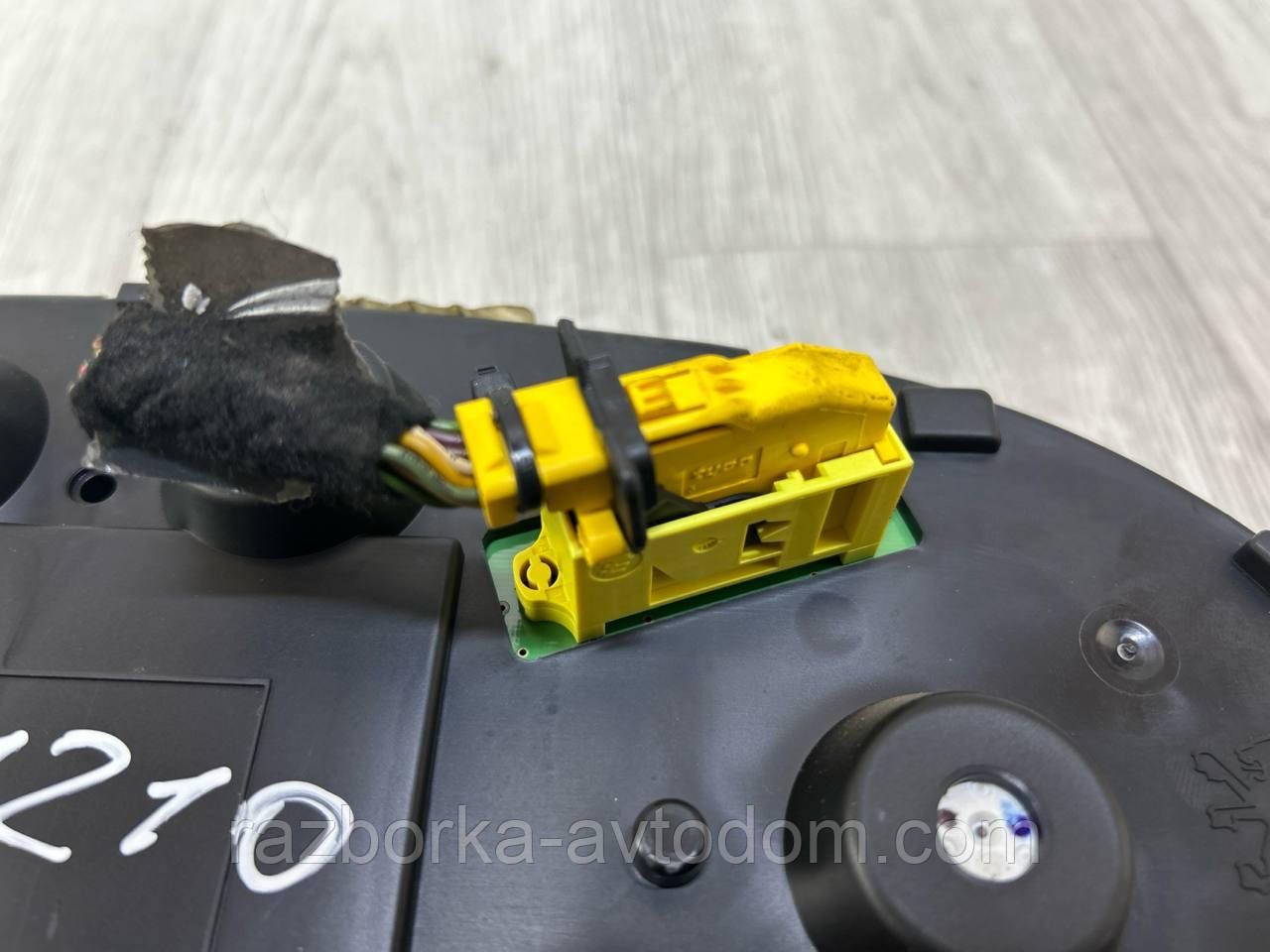 Панель приладів (щиток) 1,6HDI Peugeot 308 (07-13) OE:9666649080
