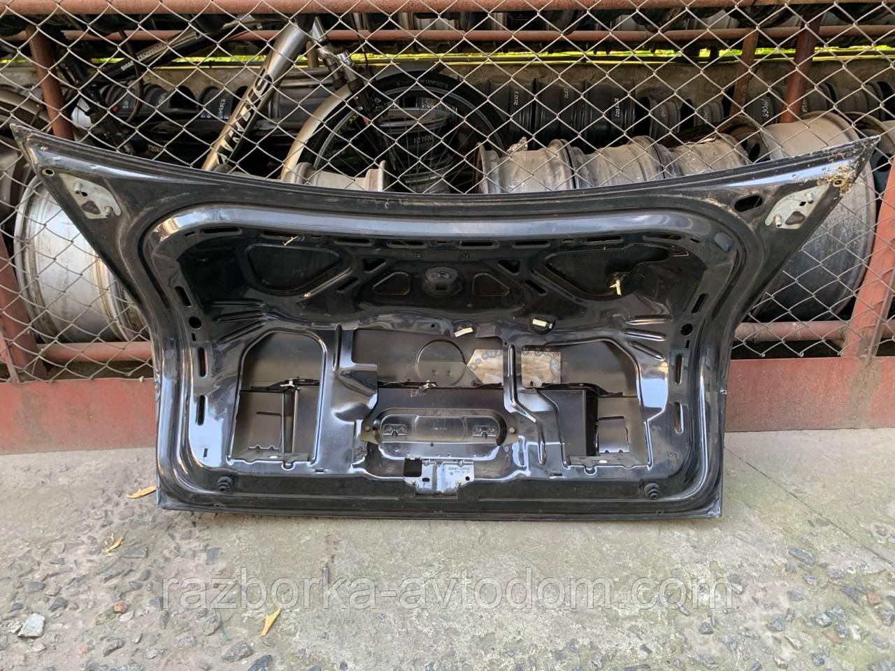 Кришка багажника седан Skoda Superb (02-08) OE:3U5827025G ДЕФЕКТ!!!