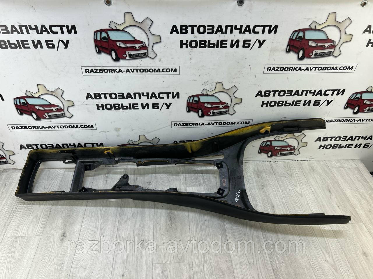 Центральна консоль у салоні Opel Omega B (1994-2003) OE:90459366