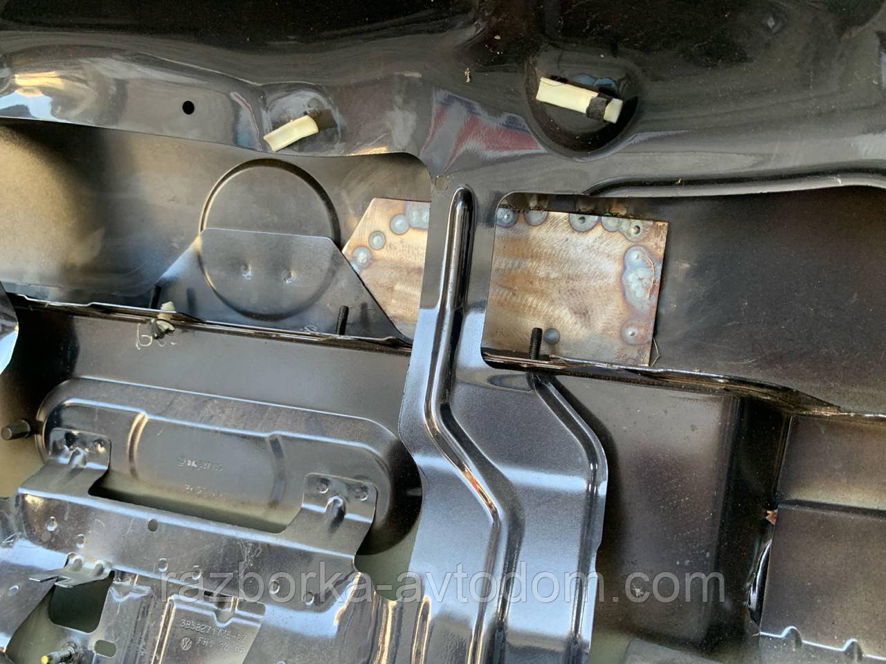Кришка багажника седан Skoda Superb (02-08) OE:3U5827025G ДЕФЕКТ!!!
