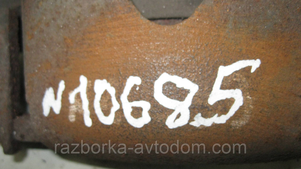 Суппорт передній правий VW Passat B3 (1988-1993), Seat Cordoba (1993-2002), Golf 3 (1991-1998) OE:171615124B фото 2