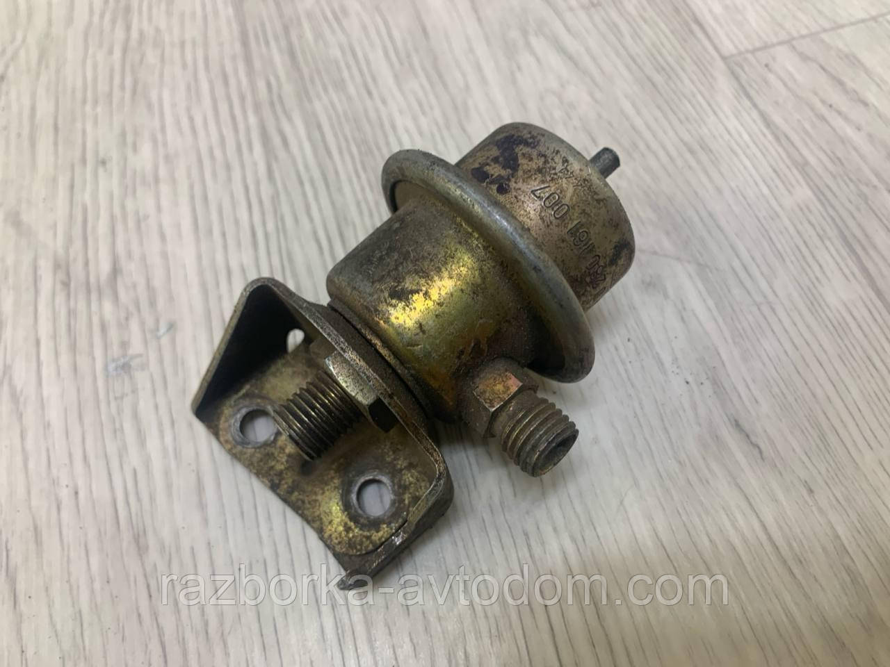 Регулятор тиску палива Bosch Mercedes W123, W116, W126, W460, Porsche 928 OE: 0280161007.