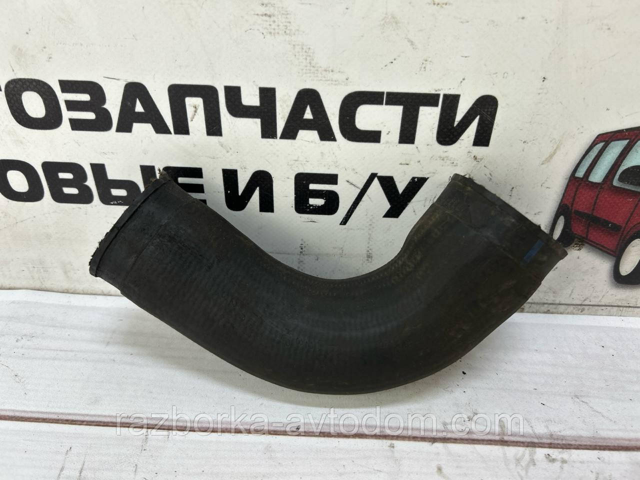 Патрубок інтеркулера нижній 1,9TD VW Passat B5, Audi A4 B5, A6 C5 OE:8D0145834F