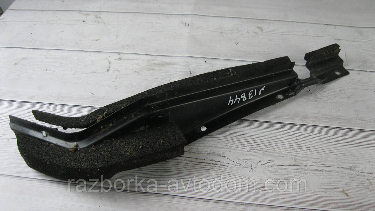 Пильник накладка крила переднього лівого (внутрішня) Nissan X-trail T30 (01-07) OE:631318h300