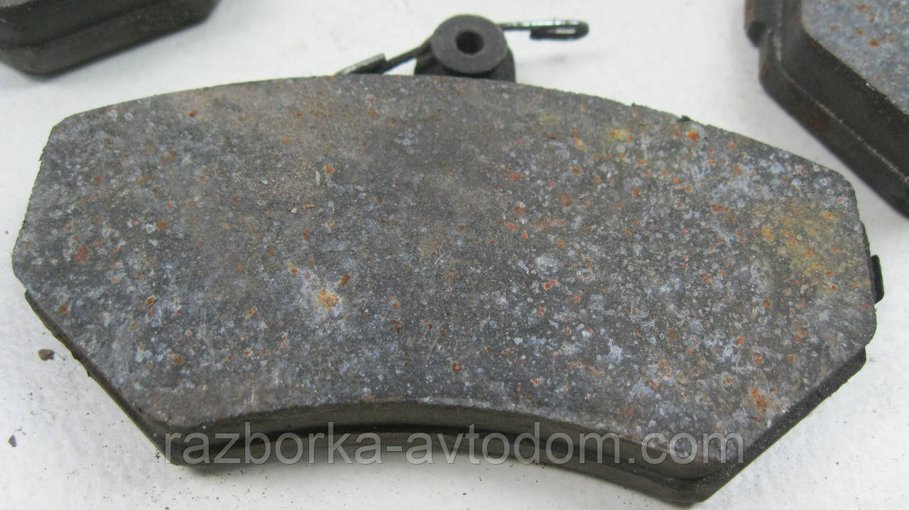 Колодки гальмівні передні комплект VW Passat B5 (1997-2000) OE:8E0698151N