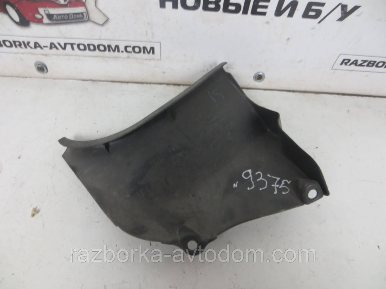 Обшивка передньої стійки лівої Mitsubishi Pajero Sport 1 (1997-2009) OE:MR227570