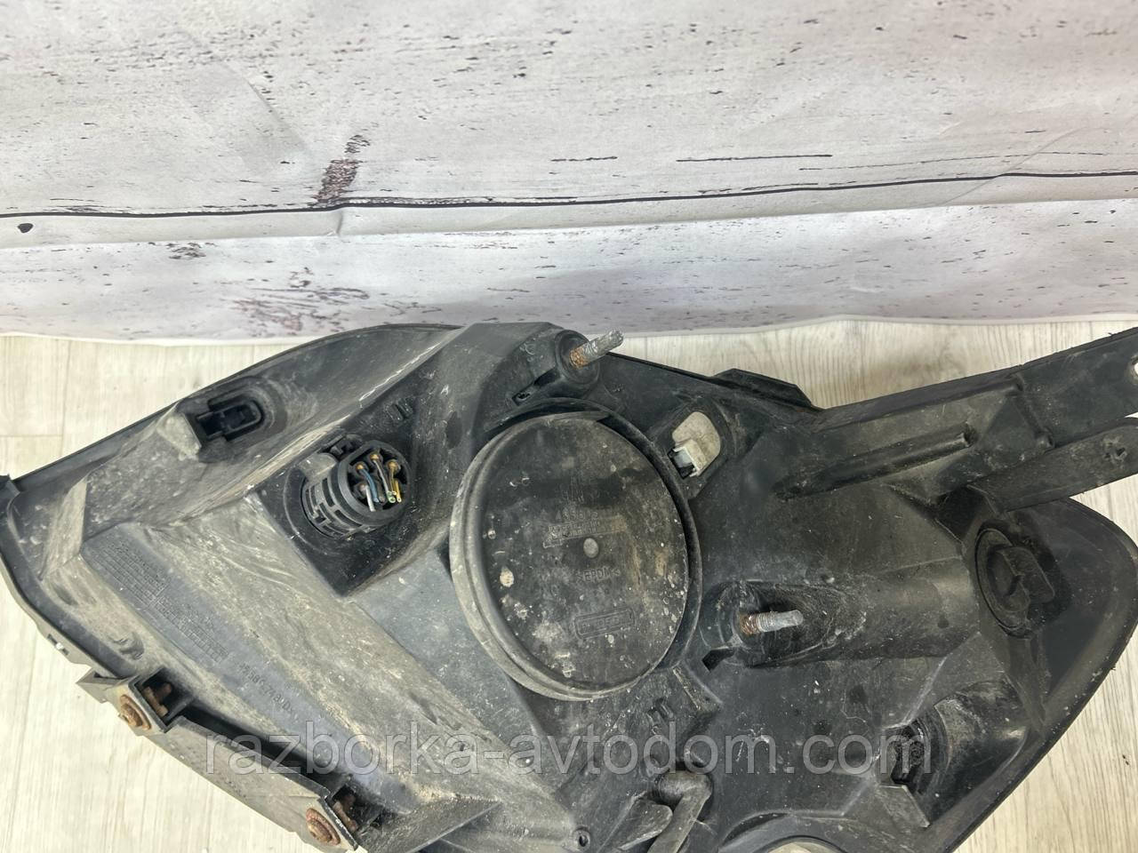 Фара передня права Fiat Fiorino (07-), QUBO (07-), Bipper (07-) Nemo (07-) OE:1353197080