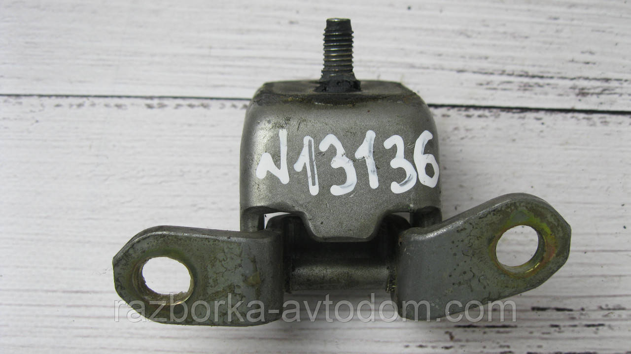 Петля задньої правої двері верхня Nissan X-Trail T30 (2001-2007) OE:824008H700