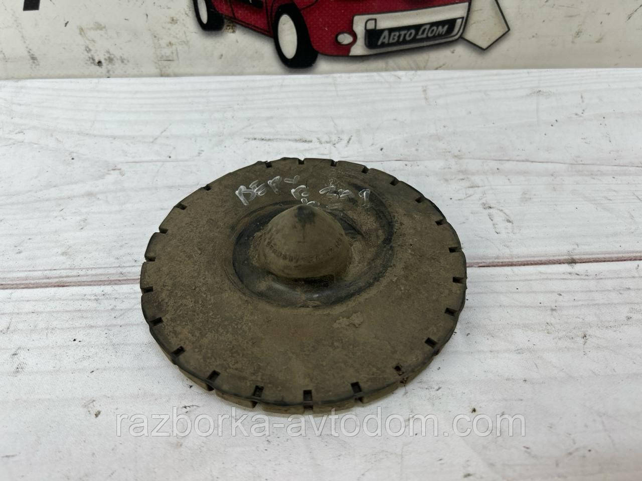 Проставка, прокладка гумова задня AUDI A6 C5; SKODA SUPERB I; VW PASSAT B5 OE:8e0512149c