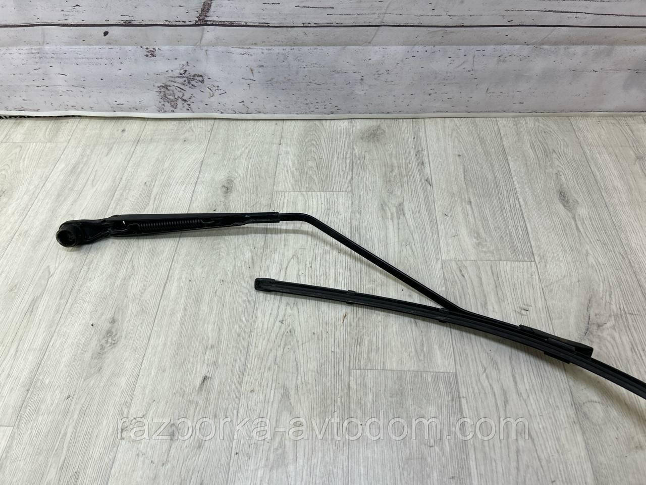 Важіль двірника передній правий (двірник) RENAULT SCENIC 3 (09-16) OE:288860003R