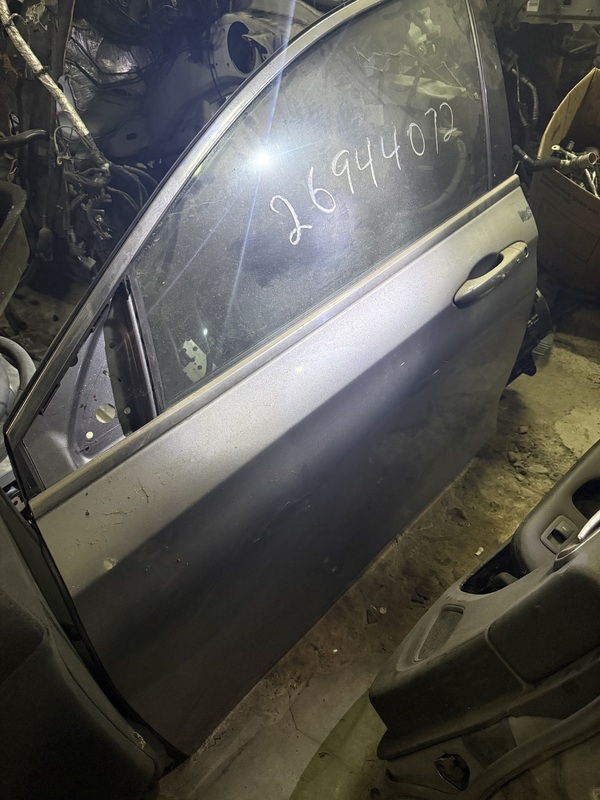 Двері Chrysler 200