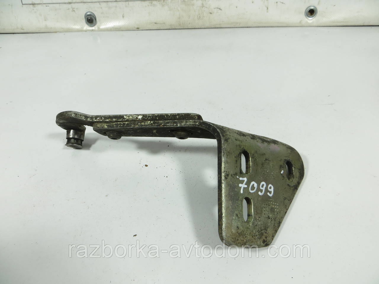 Ролик бічних дверей правий нижній (з кронштейном) FORD TRANSIT (1986-2000) ОЕ: 1087980 фото 2
