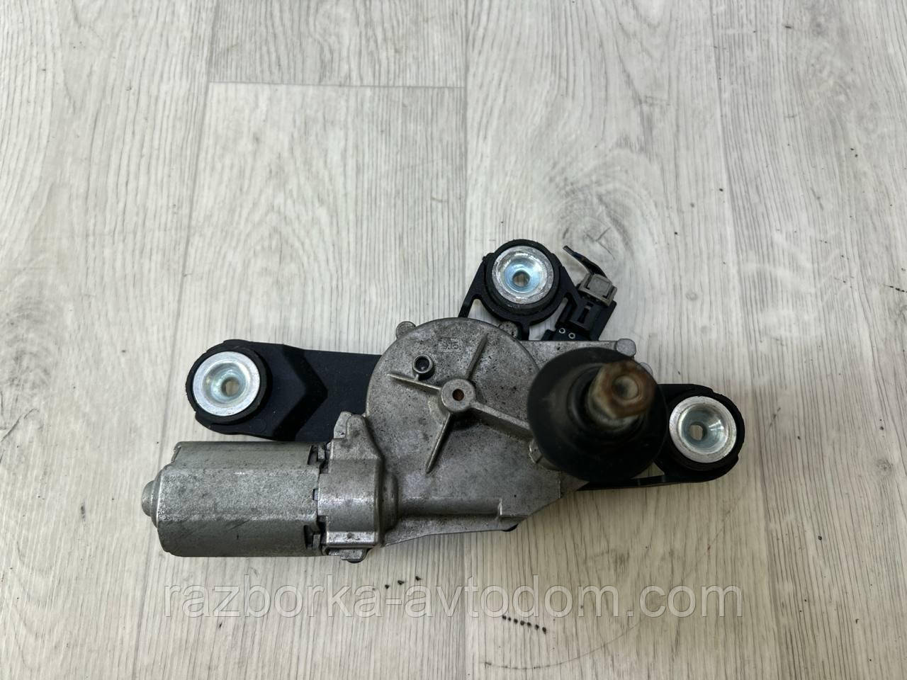 Моторчик склоочисника заднього (двірника) Ford Focus 2, C-Max, S-max, Volvo V50,