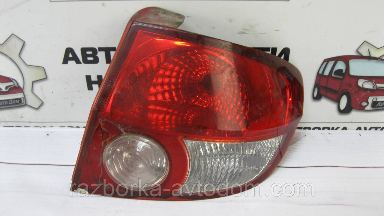 Ліхтар задній правий Hyundai Getz (2002-2005) Дефект OE:924201C010