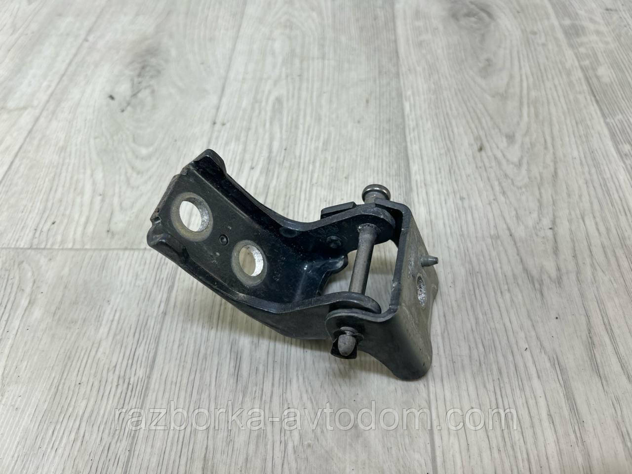 Петля дверей задньої лівої лівої спідня PEUGEOT 407 (04-11) OE:9035Q2