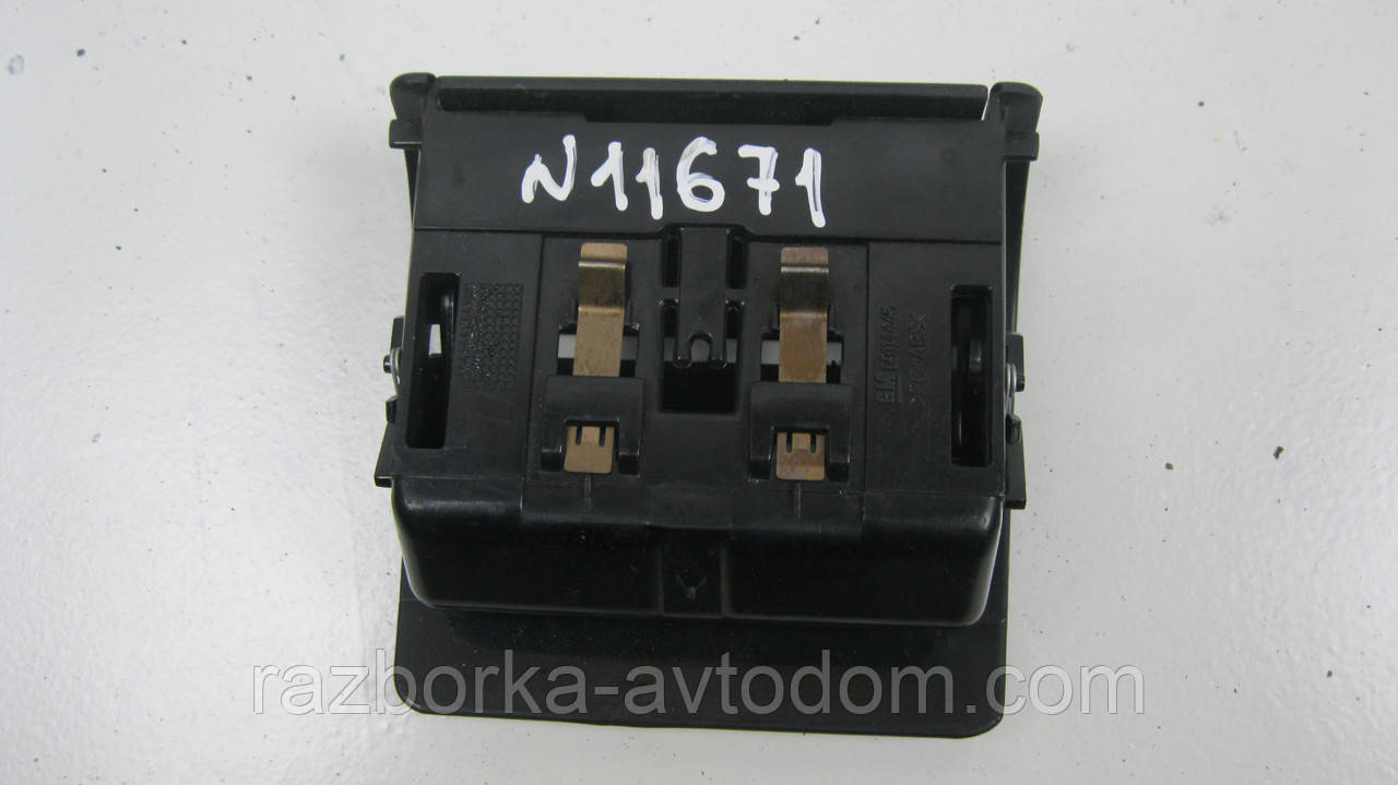 Пепельниця салону Opel Corsa C (2000-2012), Combo (2001-2011) OE:09114445