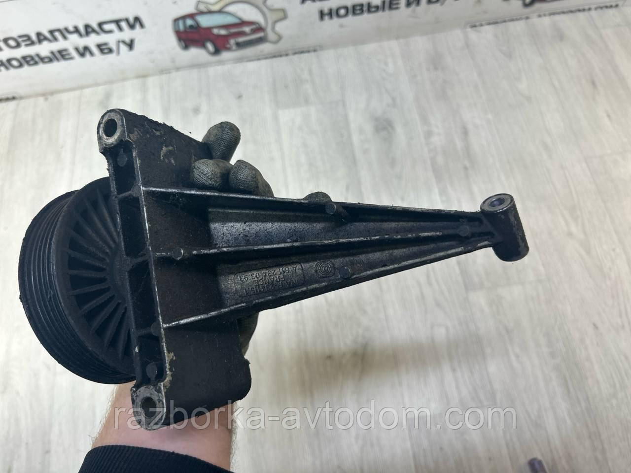 Натягувач ременя генератора з роликом Mercedes Sprinter (95-06) 2,2CDI, 2.7CDI OE:a6112340393