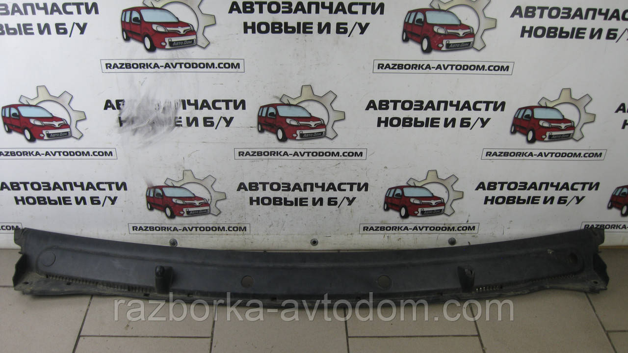 Пластик під лобове скло Renault Trafic, Opel Vivaro, Nissan Primastar (2000-2014) OE:8200020540