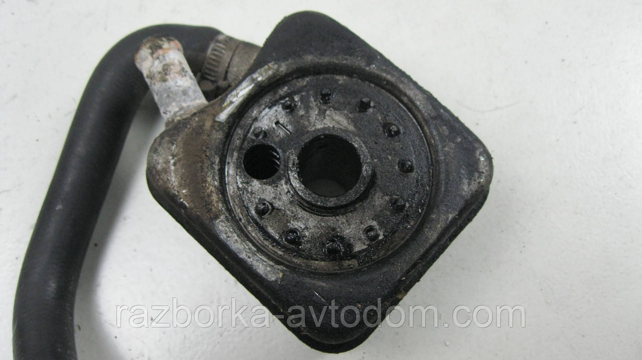 Оливний (масляний) радіатор VW Passat B5, Sharan, T4, Golf 3, Golf4, LT28-46, Skoda Felicia, Octavia 1.9TDI OE:068117021