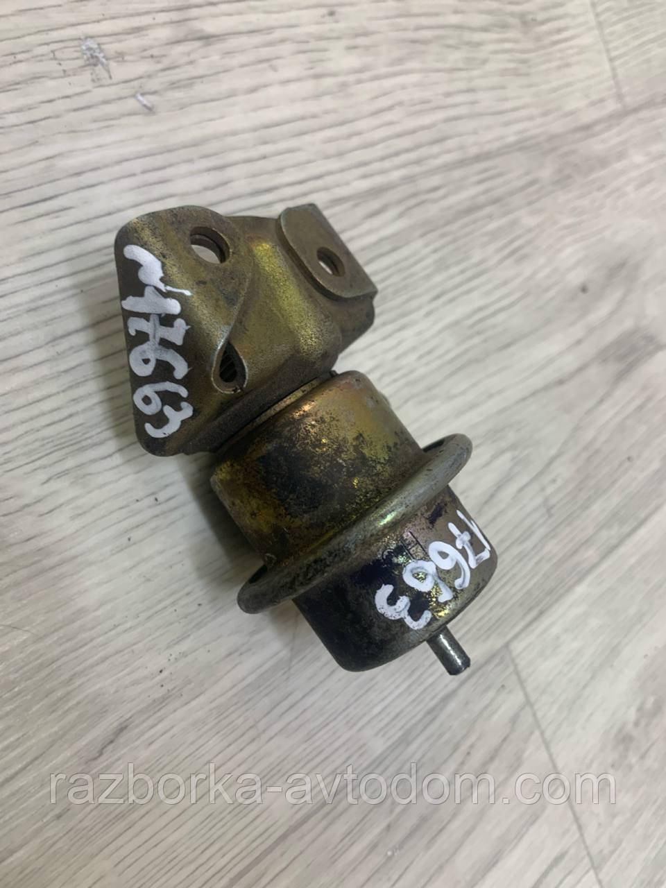 Регулятор тиску палива Bosch Mercedes W123, W116, W126, W460, Porsche 928 OE: 0280161007.