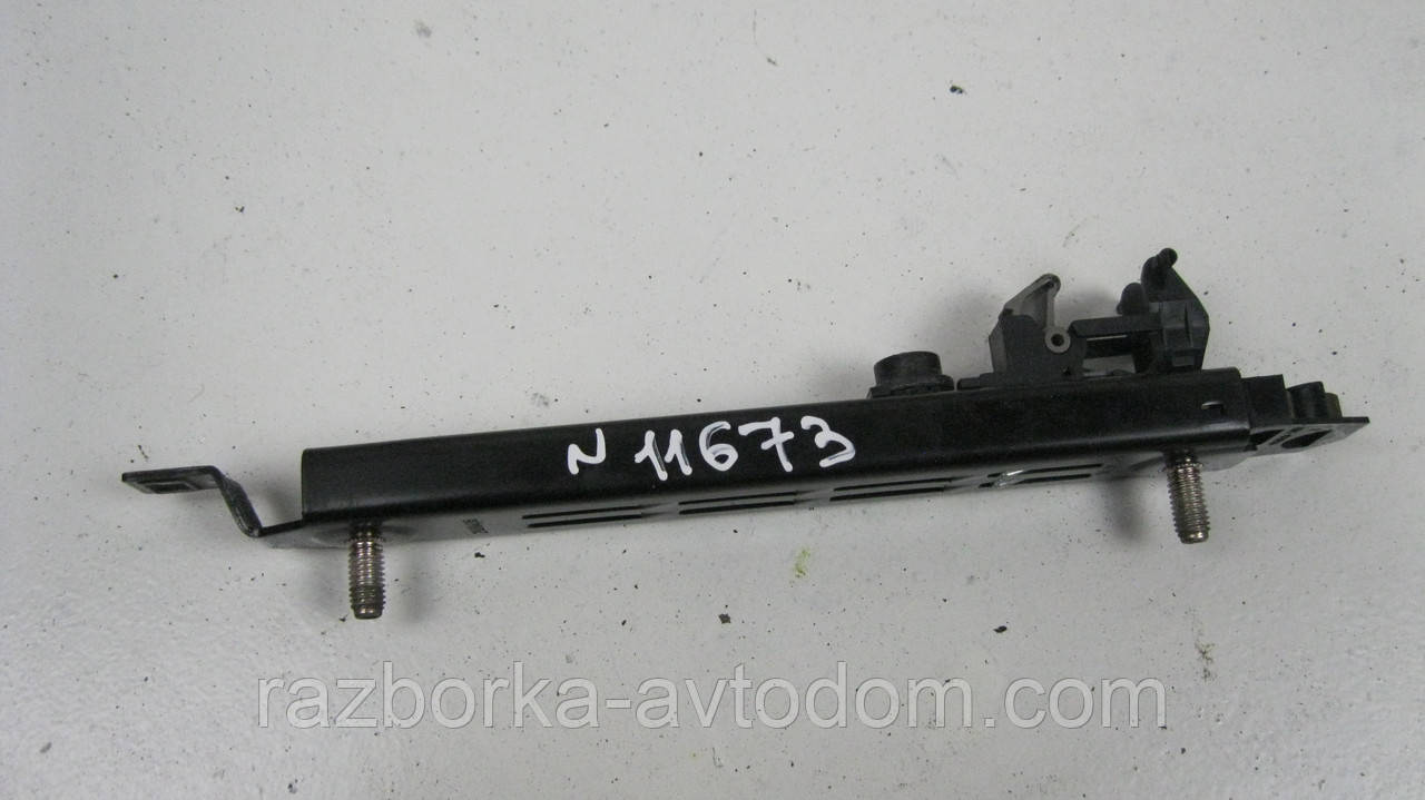 Регулятор висоти переднього ременя безпеки Opel Corsa C (2000-2012), Meriva A (2003-2010) OE:13104076