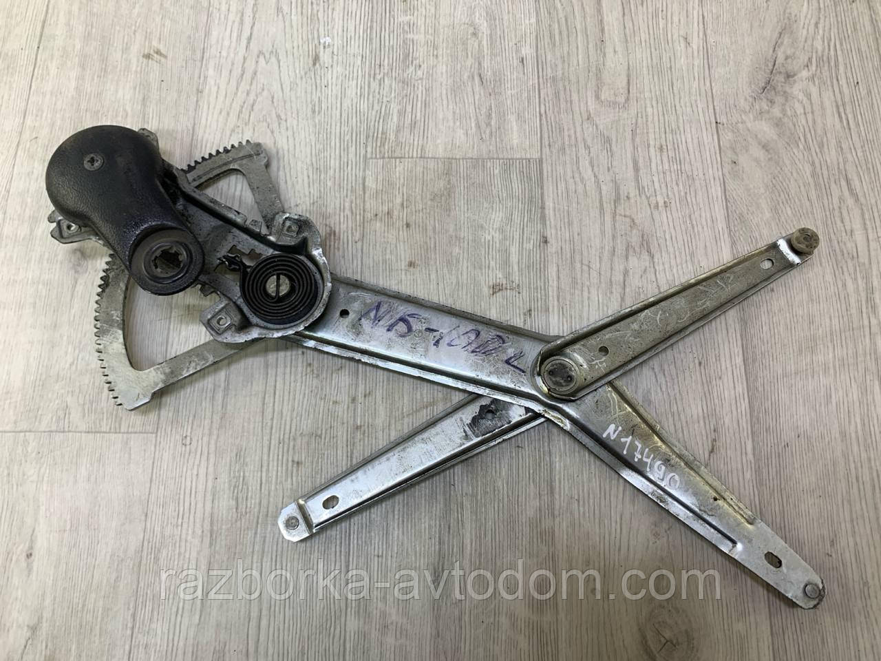 Склопідіймач механічний правий Mercedes MB100 (1988-1996), OE: 6317200946 OE A6317200946