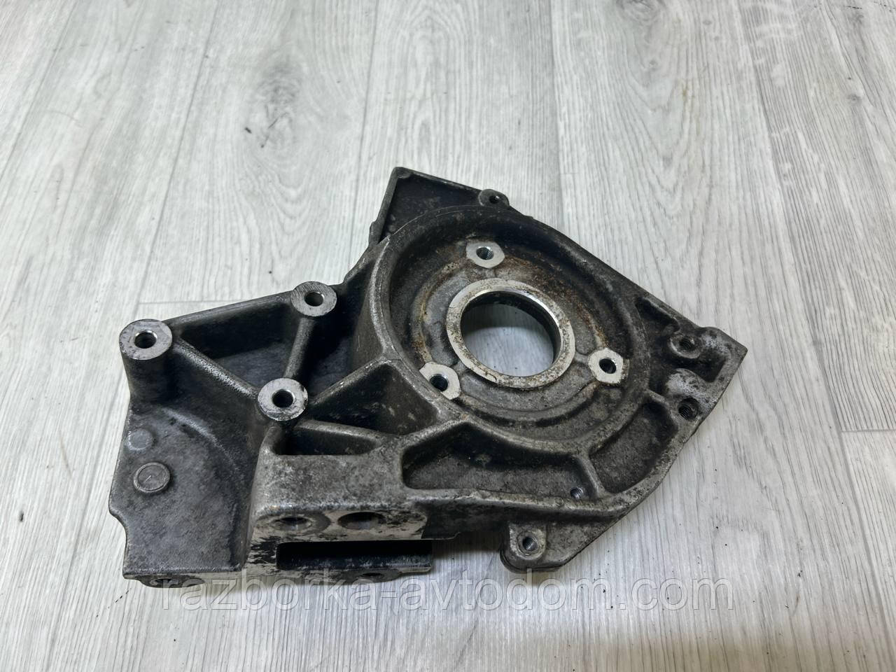 Кронштейн кріплення ТНВД Renault Kangoo (97-07) 1.5DCI OE:8200065829