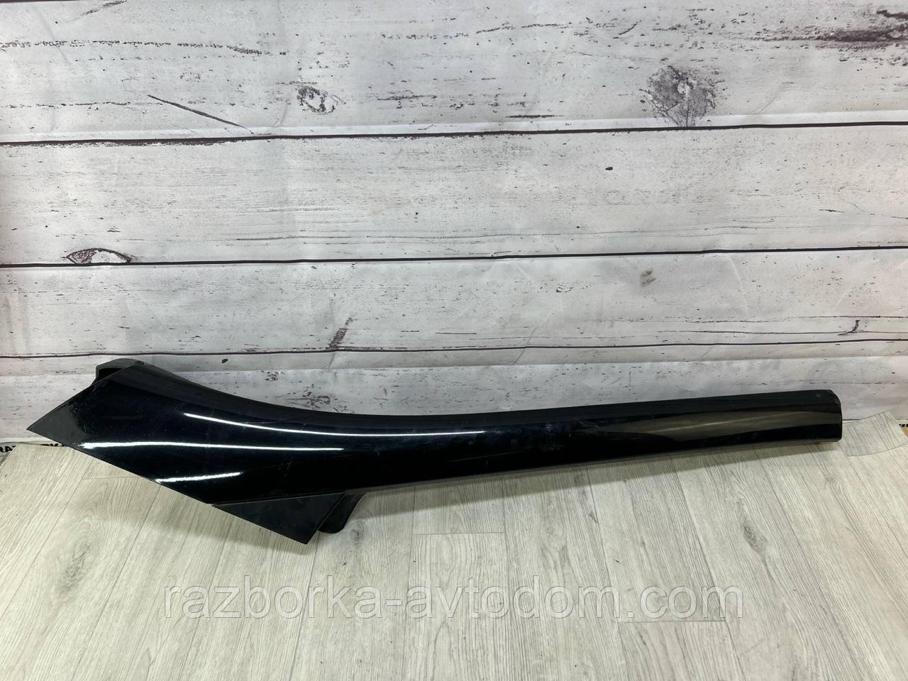 Накладка, пластик лобового скла ліва RENAULT SCENIC 3, Grand (13-16) OE: 768351859R Код фарби:TED69