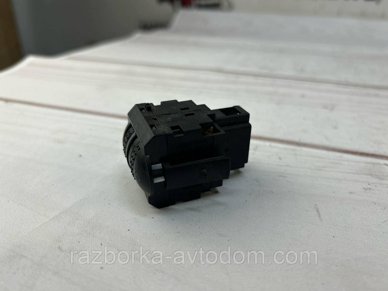 Блок керування коректора фар (регулятор) VW Passat B5 (96-05) OE:3b0941333c