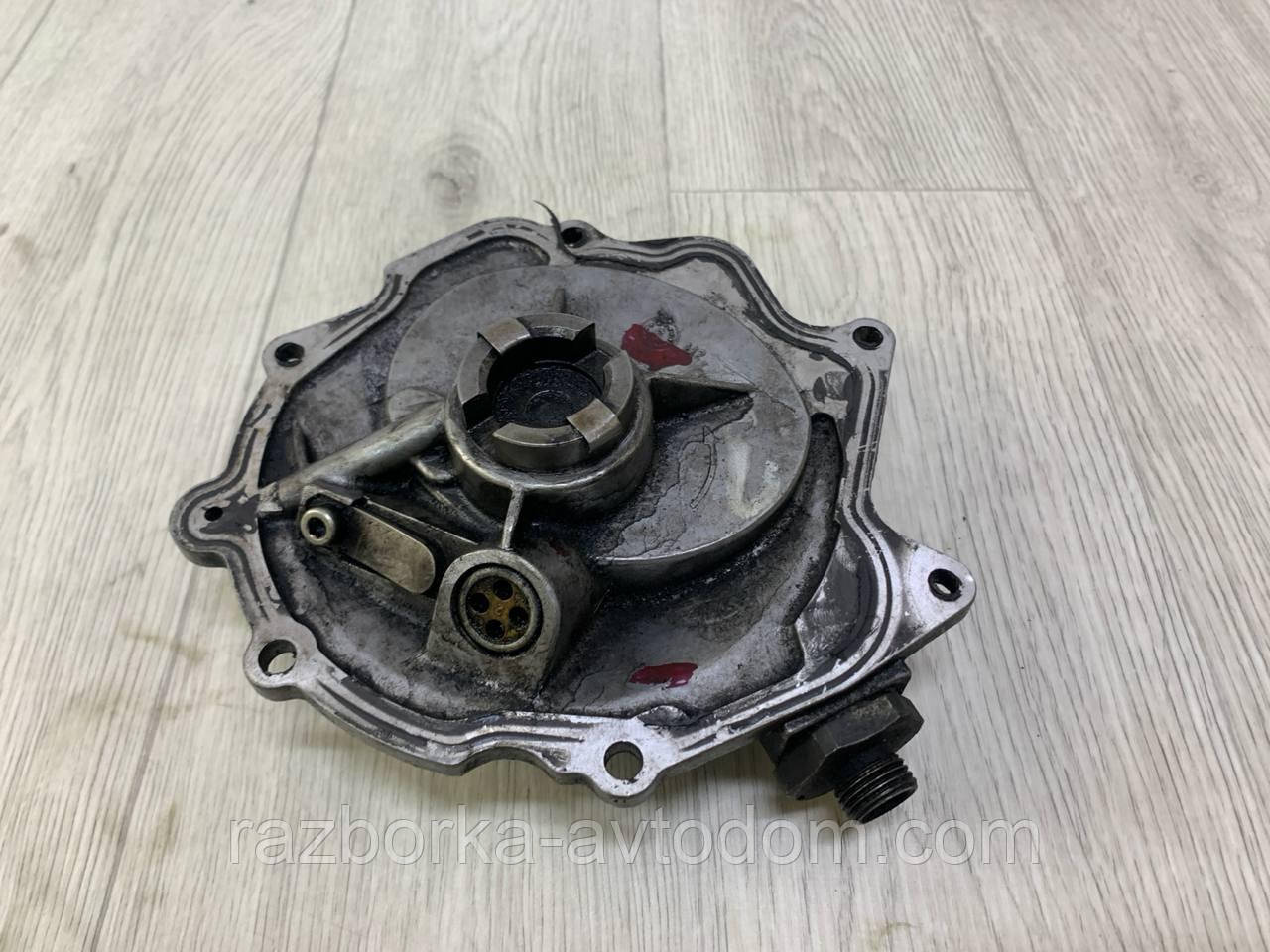 Вакуумний насос 2.2D Mercedes W210, W202, Vito 638 (96-03), Sprinter OE:0002303665