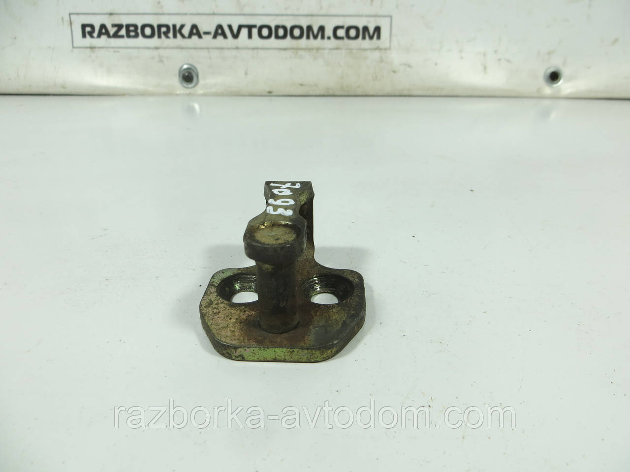 Скоба замка передней двери FORD TRANSIT (1986-2000) ОЕ: 30975001
