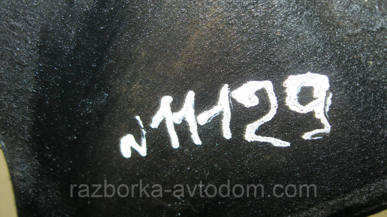 Кронштейн двигуна правий VW Passat B5 (1997-2000), Audi A4 B5 (1996-2000) OE8D0199308L
