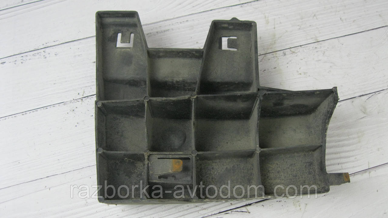 Кронштейн заднього бампера правий Citroen C4 (2004-2010) OE:9652703280